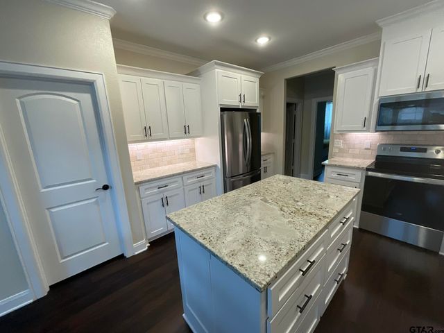 111 Hay Meadow, Winona, TX 75792