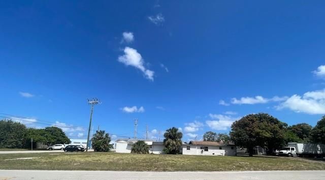 800 NE 43RD ST, Oakland Park, FL 33334