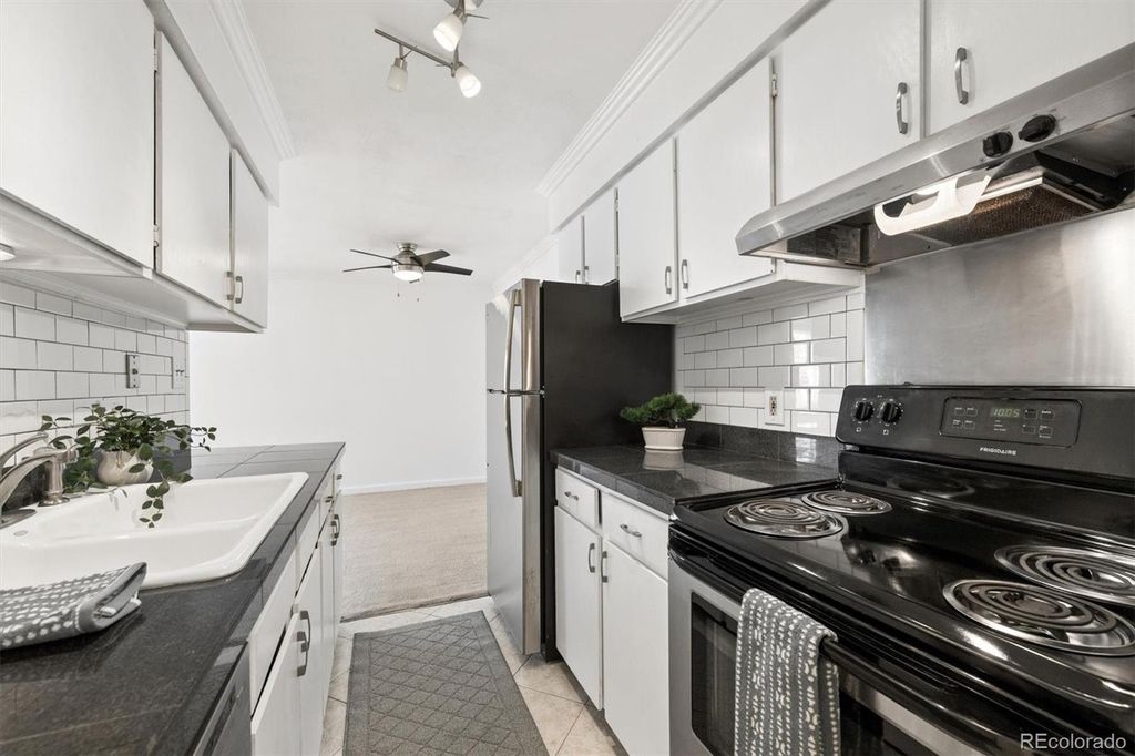 7665 E quincy Avenue 204, Denver, CO 80237