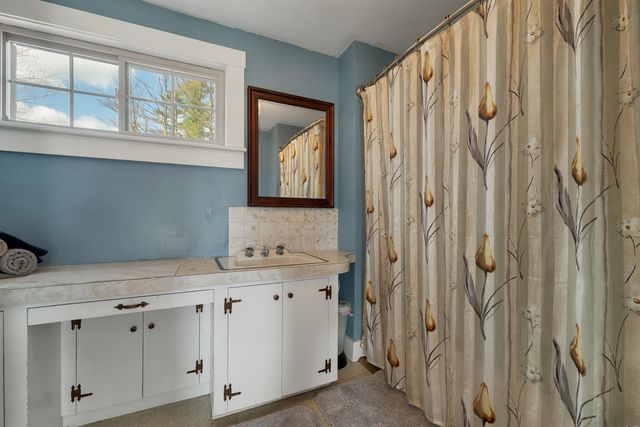 60 Highland Street, Plymouth, NH 03264