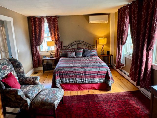 60 Highland Street, Plymouth, NH 03264
