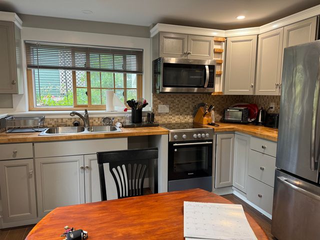 60 Highland Street, Plymouth, NH 03264