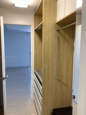 150 SE 25th Rd 14H, Miami, FL 33129