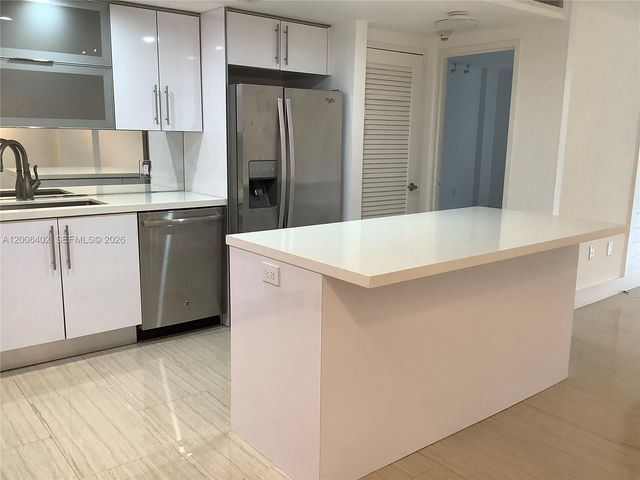 150 SE 25th Rd 14H, Miami, FL 33129