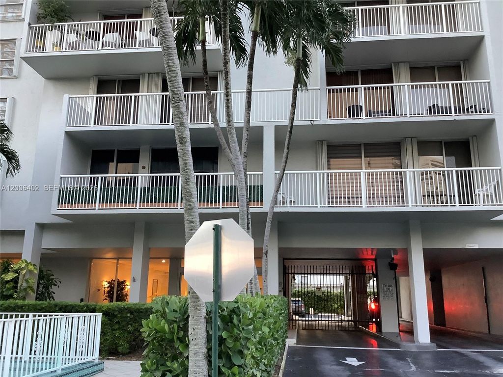 150 SE 25th Rd 14H, Miami, FL 33129