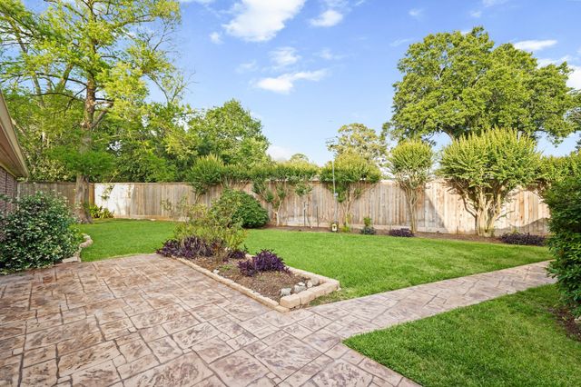 8003 Twin Hills Drive, Houston, TX 77071