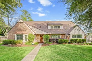 8003 Twin Hills Drive, Houston, TX 77071