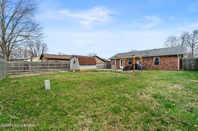 10812 Waycross Ave, Louisville, KY 40229