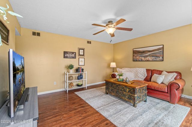 10812 Waycross Ave, Louisville, KY 40229