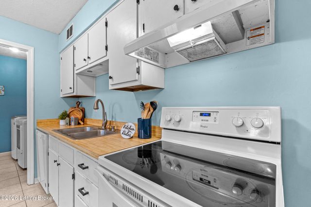 10812 Waycross Ave, Louisville, KY 40229