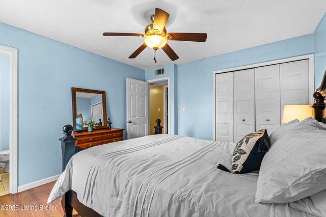 10812 Waycross Ave, Louisville, KY 40229