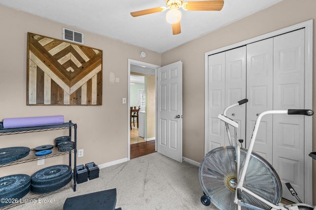 10812 Waycross Ave, Louisville, KY 40229