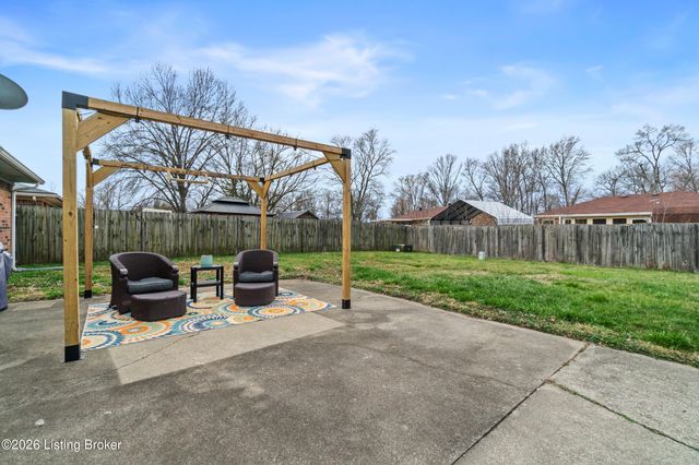 10812 Waycross Ave, Louisville, KY 40229