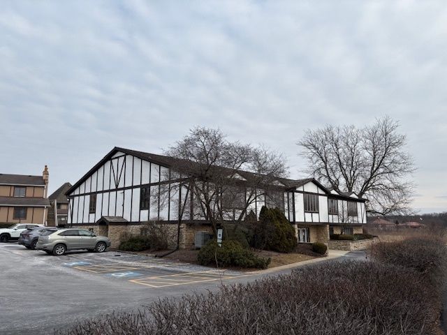 510 Market Loop 203, West Dundee, IL 60118