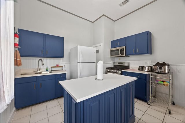 412 14th Street, Galveston, TX 77550