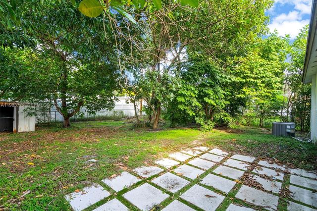 6831 Greene St, Hollywood, FL 33024