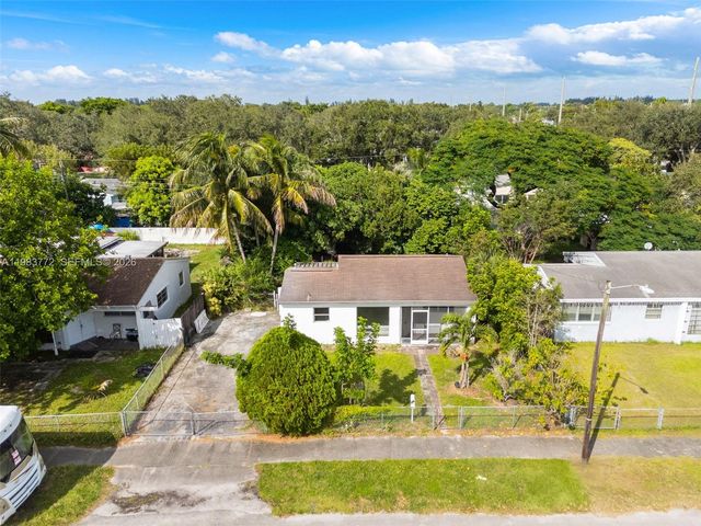 6831 Greene St, Hollywood, FL 33024