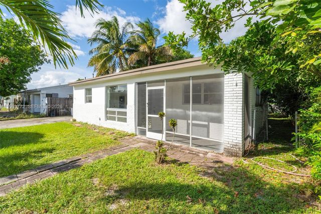 6831 Greene St, Hollywood, FL 33024