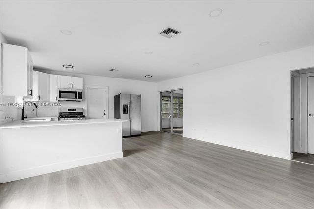 6831 Greene St, Hollywood, FL 33024