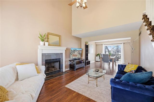 15146 Glenwood Avenue, Overland Park, KS 66213