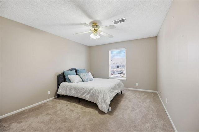 15146 Glenwood Avenue, Overland Park, KS 66213