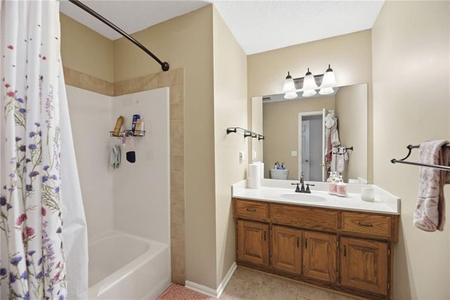 15146 Glenwood Avenue, Overland Park, KS 66213