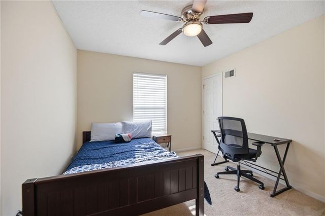 15146 Glenwood Avenue, Overland Park, KS 66213