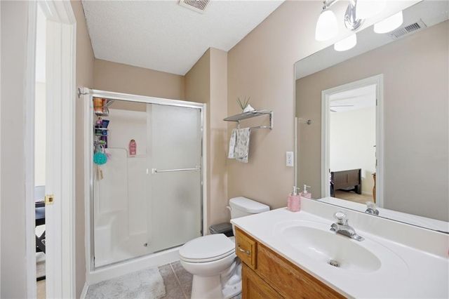 15146 Glenwood Avenue, Overland Park, KS 66213