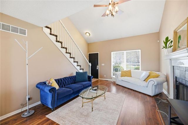 15146 Glenwood Avenue, Overland Park, KS 66213