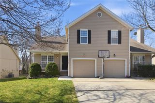 15146 Glenwood Avenue, Overland Park, KS 66213