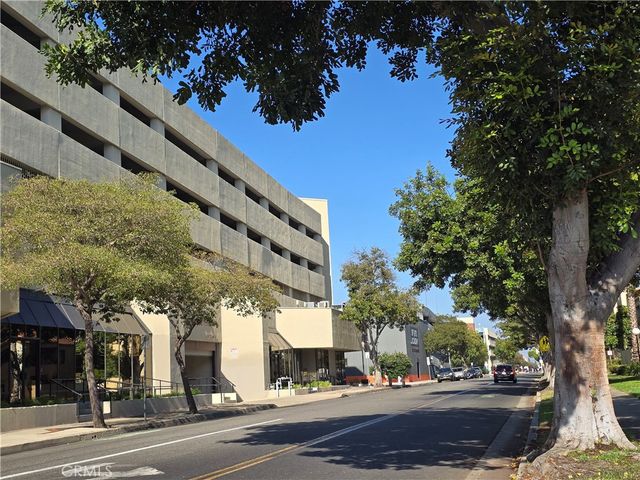 600 W 3rd Street B-117, Santa Ana, CA 92701