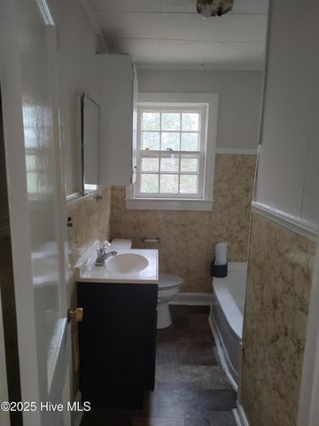 1103 E Edgerton Street, Goldsboro, NC 27530