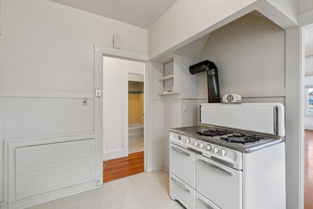 830 Walker Ave, Oakland, CA 94610