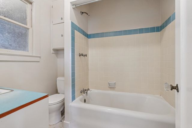 830 Walker Ave, Oakland, CA 94610