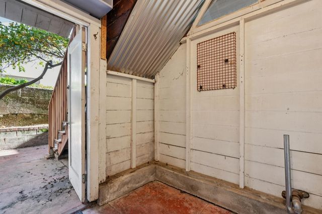 830 Walker Ave, Oakland, CA 94610