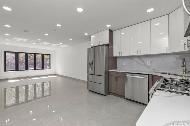 15027 78th Avenue, Flushing, NY 11367