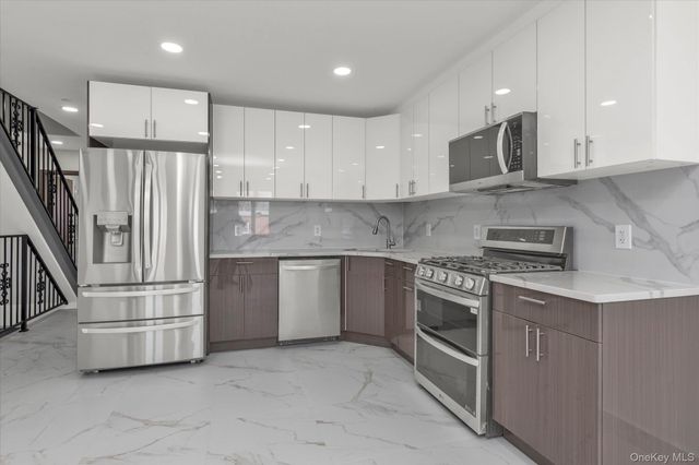 15027 78th Avenue, Flushing, NY 11367