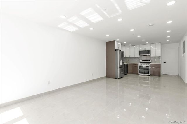 15027 78th Avenue, Flushing, NY 11367
