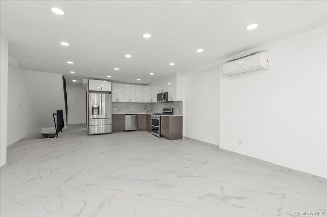 15027 78th Avenue, Flushing, NY 11367
