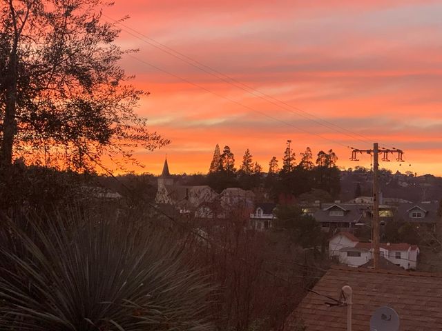 126 Center St, Jackson, CA 95642