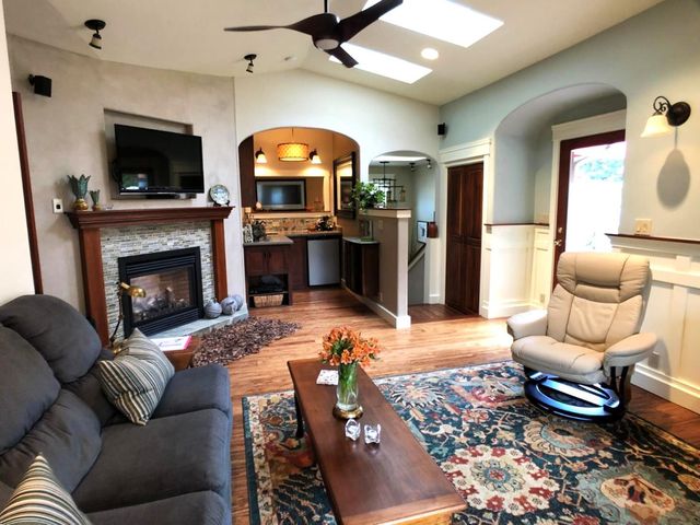 126 Center St, Jackson, CA 95642