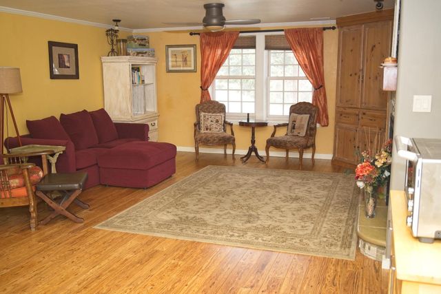 126 Center St, Jackson, CA 95642