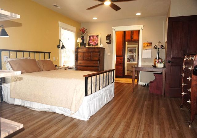 126 Center St, Jackson, CA 95642