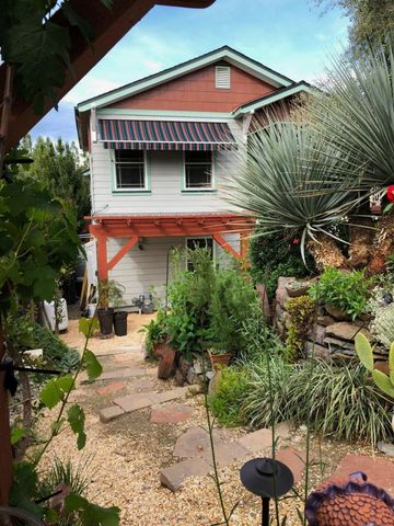 126 Center St, Jackson, CA 95642