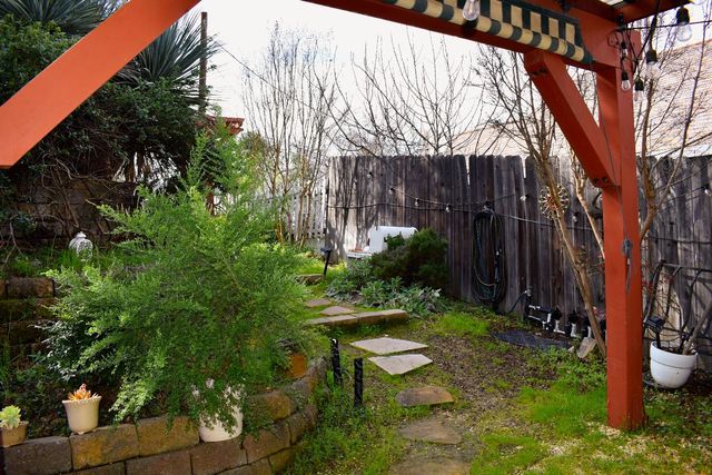 126 Center St, Jackson, CA 95642