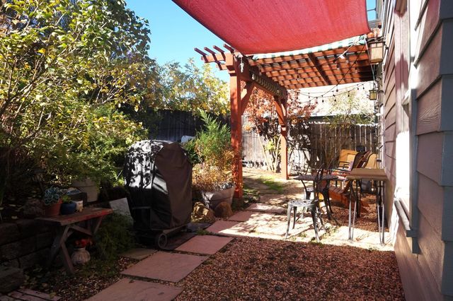 126 Center St, Jackson, CA 95642
