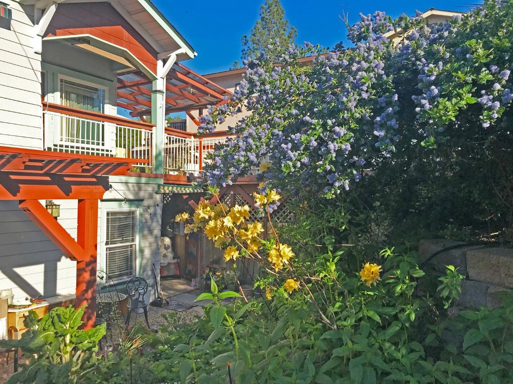 126 Center St, Jackson, CA 95642