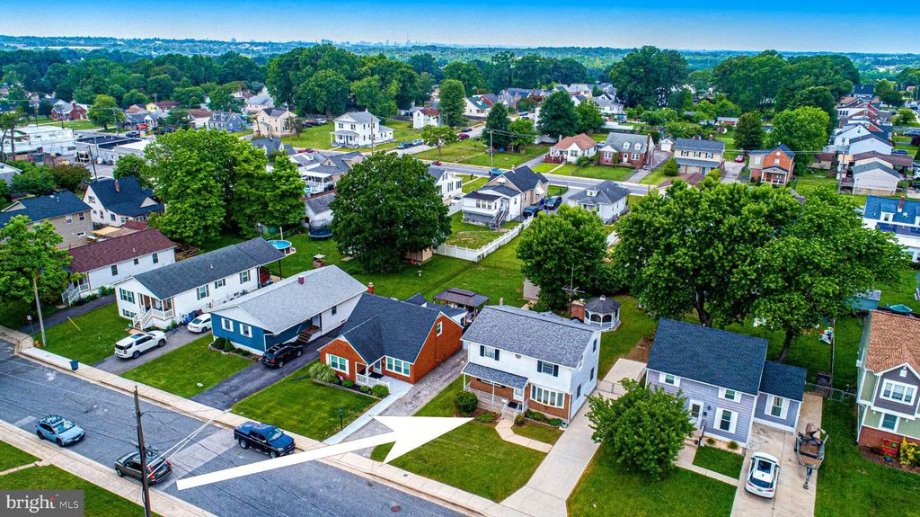 Image 21 of property listing at 614 GEORGE AVE, Baltimore, MD 21221