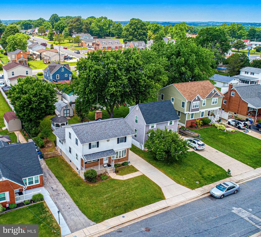 Image 23 of property listing at 614 GEORGE AVE, Baltimore, MD 21221