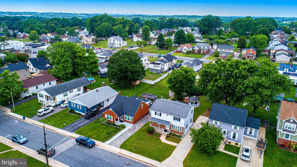 Image 25 of property listing at 614 GEORGE AVE, Baltimore, MD 21221